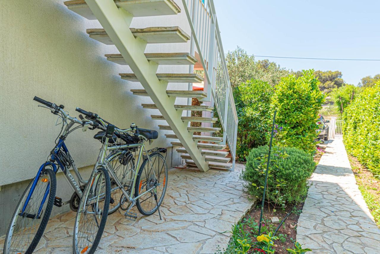 Apartments Villa Tribunj Tribunj  Exterior photo